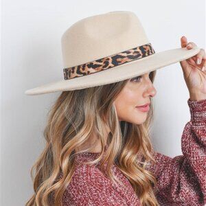 FELT FEDORA HAT IVORY